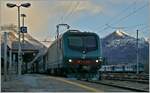 Die FS Trenitalia E 464 240 wartet mit einem Trenord Zug in Domodossola auf die Abfahrt in Richtung Milano. 

24. Jan. 2014