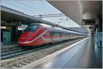 Der FS Trenitalia ETR 500 050 verlässt Roma Termin mit dem Ziel Venezia S.L. 

30. Sept. 2025