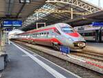 Der FS Trenitalia ETR 610 004 erreicht als EC 37 nach Milano den Bahnhof von Lausanne.