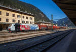 Die RTC - Rail Traction Company EU43 - 007 (91 83 2043 007-0 I-RTC) steht am 26.03.2022, mit einem gemischten Güterzug, im Bahnhof Brenner / Brennero zur Abfahrt in Richtung Verona bereit.