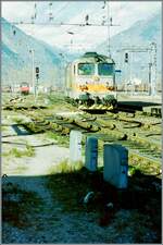 In Domodossola rangiert die FS 445 082. 

Analogbild vom März 1993