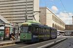 Tram 7057 fhrt in die Haltestelle am Bahnhof Roma Termini ein.