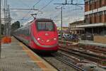 Triebzug ETR BR 500, fährt in den Bahnhof von Ferrara ein. 08.05.2025