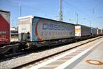 Taschenwagen 3385 4956 530-1 TEN CH-CEMAT Sdggmrss beladen mit 2 Sattelaufliegern Dissegna Eurofreight in Rosenheim am 12.08.2022.