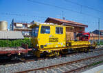 Bei Fiumefreddo di Sicilia (Sizilien) konnte ich am 20.07.2022 aus dem Zug heraus diesen Plasser & Theurer OBW-10 FS, den IT-RFI 151 124-1, ein Schwerer Oberbauwagen mit Ladeflche und Spezialkran der