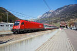 Die ÖBB Taurus III 1216 009 / E 190 008 (91 81 1216 009-1 A-ÖBB) mit dem Eurocity EC 81 nach Bologna Centrale (München Hbf - Innsbruck Hbf - Verona Porta Nuova - Bologna Centrale), vom