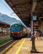   Nach dem unser eigentlicher RE nach Milano Porta Garibaldi (wir wollten mit bis Arona) wegen einem Defekt nicht fuhr, wurde ca.