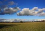 Tief hngende Wolken ziehen am 10.