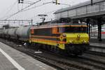 RF 4401 durchfahrt mit ein Zementzug am 25 Februar 2017 Amersfoort.