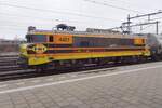 Am grauen 19.Februar 2023 treft RRF 4401 mit ein Kesselwagenzug in Amersfoort ein. INs �ra der Mehrsyustemmietloks ist die Einsatz einer ex-1600/1800 bei die RRF eher rar geworden.
