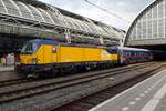 NS 193 759 hat soeben die NightJet in Amsterdam centraal geschleppt und wird abgekuppelt, weil die Reisenden für Innsbruck und Wien einsteigen und am anderen Ende dieses Züges 193 766 aktiv werd.