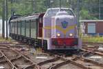 VSM 2530 schiebt ein Museumszug aus Amersfoort am 8 Juni 2024 anlasslich das 150.Jahresjubiläum der Oosterspoorlijn Amersfoort--Baarn--Hilversum.