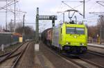 119 004-9 Alpha Trains für RheinCargo GmbH & Co. KG mit der Wagenlok DE 672 (266 072-8) und einem Kesselzug  Umweltgefährdender Stoff, flüssig  in Wittenberge und fuhr weiter in Richtung Bad Wilsnack. 13.03.2015