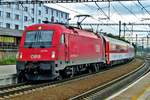 �BB 1216 234 zieht ein EC durch Praha-Liben am Abend von 13 Mai 2012.