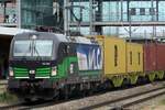 Am 27 Mai 2022 besucht WLC 193 824 samt Containerzug Regensburg auf den weg Richtung N�rnberg.