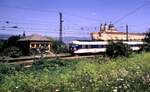 Nun kommen wieder eigene Fotos: ÖBB 4010 mit Stift Melk im Hintergrund am 06.08.1986.