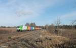 ER20-01 zieht den Hamburg - Wiesau Containerzug bei Schönfeld.