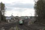 ER20-01 zieht den Wiesau Containerzug nach Hamburg durch Marktredwitz.