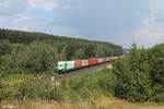 ER20 02 zieht den Wiesau Containerzug von Hof nach Wiesau kurz vor Marktredwitz.