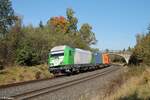 ER20-03 zieht bei Schönfeld den Wiesau Containerzug und hat ihr Ziel fast erreicht.