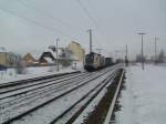 ES64 U2 060 mit LKW-Walter in Obertraubling.