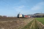 1216 950 zieht ein Containerzug bei Himmelstadt.