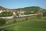 194 224-3 zieht mit einem Containerzug durch Retzbach-Zellingen. 11.05.24