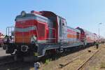 SM42-513 steht mit ein Polregio Sonderzug am 4 Mai 2024 in Wolsztyn als 2.Sonderzug für die Dampflokparade -die in Zweistundenfrequenz fahrende Dieselt5riebzüge waren an dieser Tag hoffnungslos überfullt.