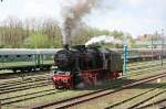 Auch die Ok22 31 l�sst es qualmen, wie es sich f�r eine Dampflok geh�rt (Wolsztyn, 03.05.2008).