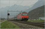 SBB Re 460 000-3 mit einen IR nach Brig kurz nach Aigle.