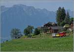 Ein kleiner Zug auf grosser Fahrt: Der RhB Bernina Bahn ABe 4/4 I N° 35 der Blonay Chamby Bahn ist mit dem Bernina Bahn As2 und dem MOB B4 N° 61 (beide auch Blonay-Chamby) als  Valrose