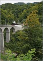 Les chemin de fer disparus - Die verschwundenen Bahnen (Zell - Todtnau 1889 1967) - Auf dem Baye de Clarens Viadukt lässt die SEG G 2x 2/2 105 der Blonay - Chamby Bahn mächtig dampf ab   
