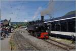 Die Saison 2026 der Blonay Chamby Bahn ist eröffnet: Die SEG G 2x 2/2 105 der Blonay Chamby Bahn ist mit ihrem ersten Dampfzug der Saison in Blonay angekommen, wo nun rangiert wird, um dann nach Chaulin zurückzudampfen. Wie man sieht ist das Interesse erfreulich gross, und die grosse Mehrzahl der links zu sehenden Besucher wird später mit dem Zug nach Chaulin fahren. 

2. Mai 2026