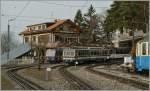 Auch die Rochers de Naye Bahn geh�rt zur MOB Groupe (GoldenPass)   Hier der Bahnhof Glion am 23.