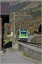 Der TPC ASD ABe 4/8 472 verlässt Les Daiblerets als R71 431 mit dem Ziel Aigle.