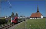Der TPF RABe 527 192 ist als RE bei Vaulruz nach Bulle unterwegs.