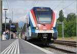 Der SBB LEX RABe 522 230 wartet als Léman Express SL5 in la Plaine auf die Abfahrt nach Genève.