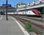 Ein SBB RABe 502  Twindexx  ist als IC 1 auf der Fahrt von Genève Aéroport nach St.Gallen und konnte beim Halt in Lausanne fotografiert werden.