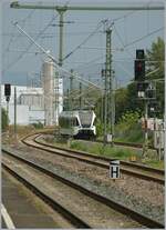 Ein Thurbo GTW RABe 526 erreicht seinen Zielbahnhof Erzingen (Baden). 

6. Sept. 2022