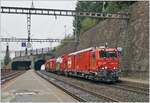 Die SBB Xtms 99 85 9177 013-7 und Xtmas 99 85 9174 023-3  Brig  auf  Übungsrundfahrt  Brig - Goppenstein - Spiez - LBT - Brig bei der Durchfahrt in Goppenstein. 

Im Hintergrund der 114 Meter lange  Meigenbachtunnel .

12. Sept. 2024