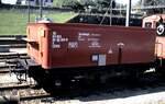 BLS Spezialwagen f�r Mineral�lprodukte 30 63 BLS 94 04-100-9 X, ex Tender von 5/6 Dampflok in Spiez am 09.09.1980.