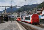 Mit dem  Exlusive Clasique  Wagen am Schluss verlässt der Glacier Express 903 Disentis in Richtung Zermatt.