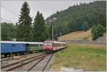 Der Gegenzug 6011 von Vallorbe nach Le Brassus lässt nicht lange auf sich warten und erreicht Le Pont.