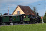 Historische Seethalbahn in Aktion.

E 3/3 3 'Beinwyl' der Seethalbahn fährt die Rampe aus Hochdorf Richtung Luzern hoch. Mit im Bild ist der zweiachsige SBB-Gepäckwagen F 16847. September 2024.