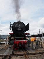01 202 auf der Drehscheibe im Bw Dresden Altstadt beim 7.Dresdner Dampfloktreffen am 17.04.2015.