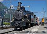 Die schöne SBB Brünig Bahn Tallok G 3/4 208 der Ballenberg Dampfbahn ist in Meiringen angekommen.