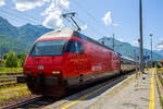 Die SBB Re 460 016-0  Rohrdorferberg Reusstal   (91 85 4 460 016-0 CH-SBB) hat am 26 Mai 2023 mit dem IR 3017 (Brig – Domodossola) den Zielbahnhof Domodossola (I) erreicht und ist nun mit dem