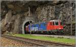 Von Rodi-Fiesso durch die Dazio Grande nach Faido: Die SBB Re 620 087-7 verlässt den Boscerina Tunnel.