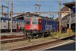 Da die Zeit des Einsatzendes der stolzen SBB Re 6/6 absehbar ist, ergreife ich nun des öfteren beim Anblick einer Re 6/6 den Fotoapparat und fotografiere.