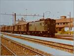 Eine SBB Ae 3/5 wartet in Aarau (Rangierbahnhof) mit dme Gütrzug 8650 auf die Abfahrt.

Analogbild aus dem Jahre 1982